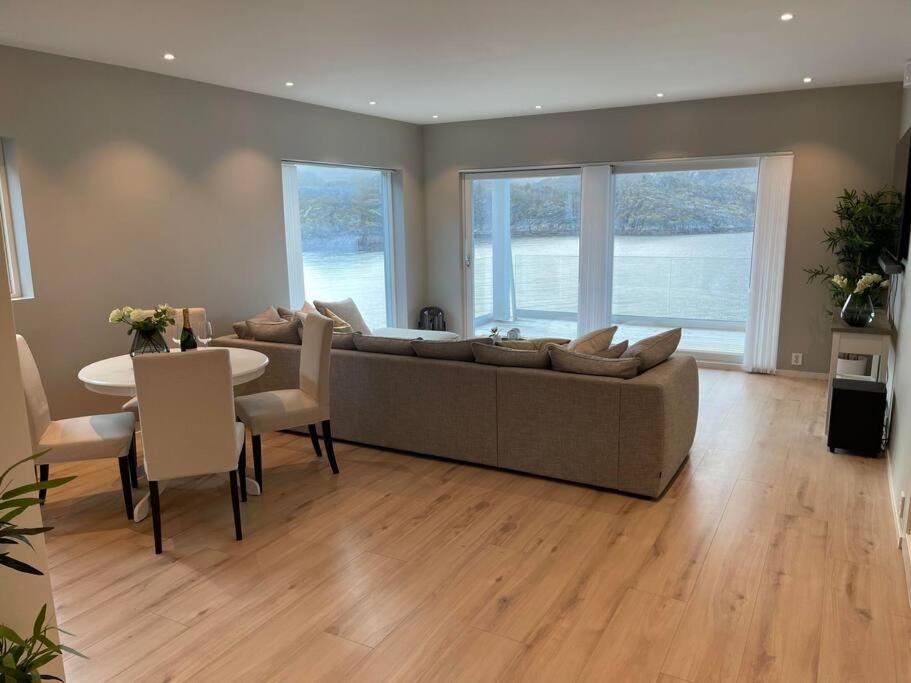 Apartment Eksklusiv Med Spektakulaer Utsikt Kabelvåg